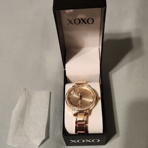 XOXO Gold Watch with Round Face and Linked Bracelet